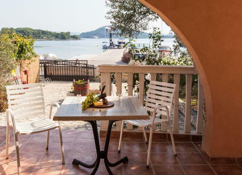 Apartmani Mudronja Murter Esterno foto